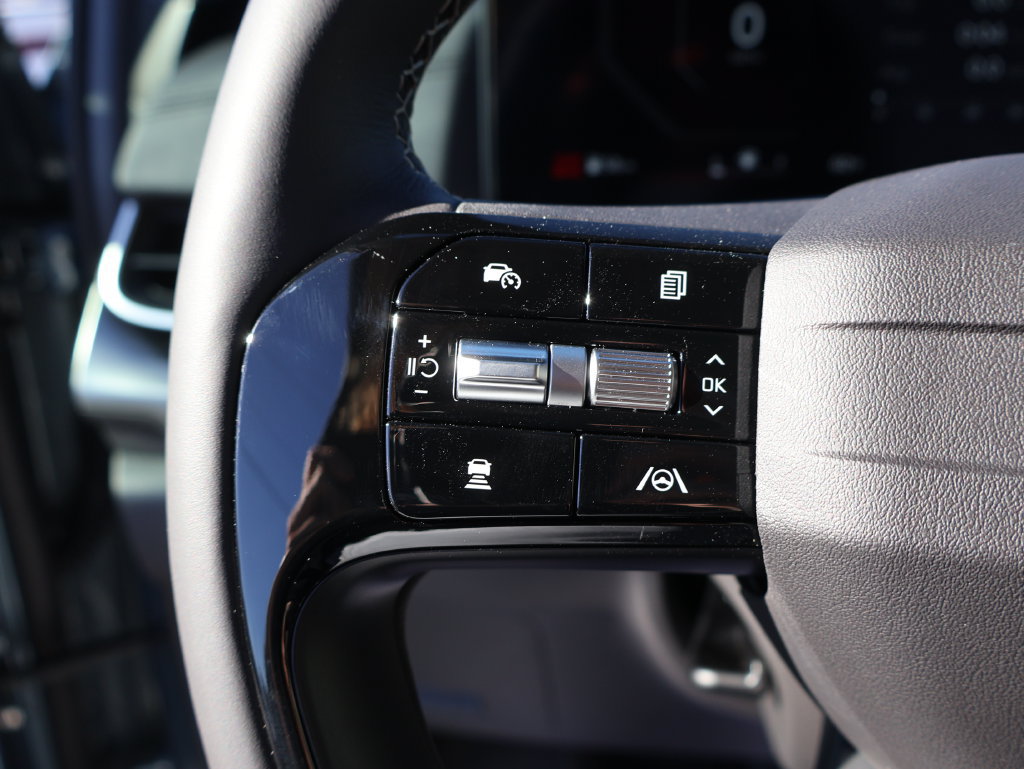 New 2027 Kia Carnival SX w/ Dark Edition Package FWD image 25