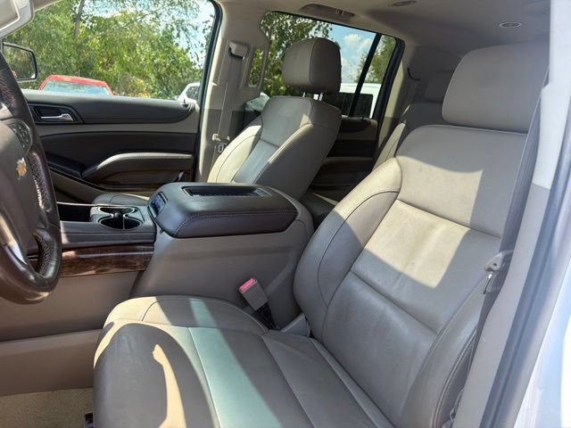 Used 2016 Chevrolet Suburban LT w/ Luxury Package RWD image 17