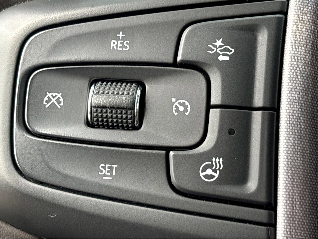 Certified 2025 GMC Sierra 1500 SLT RWD image 14