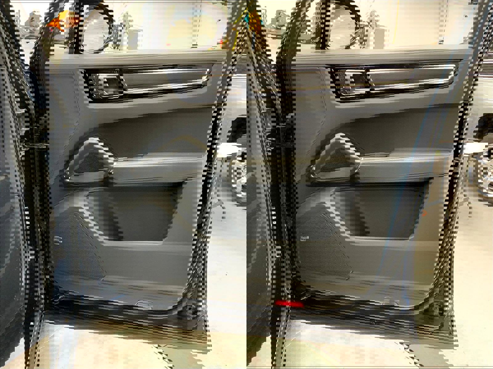 Used 2023 Porsche Cayenne GTS image 29