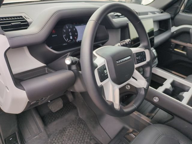Used 2026 Land Rover Defender 110 X-Dynamic SE AWD/4WD image 7