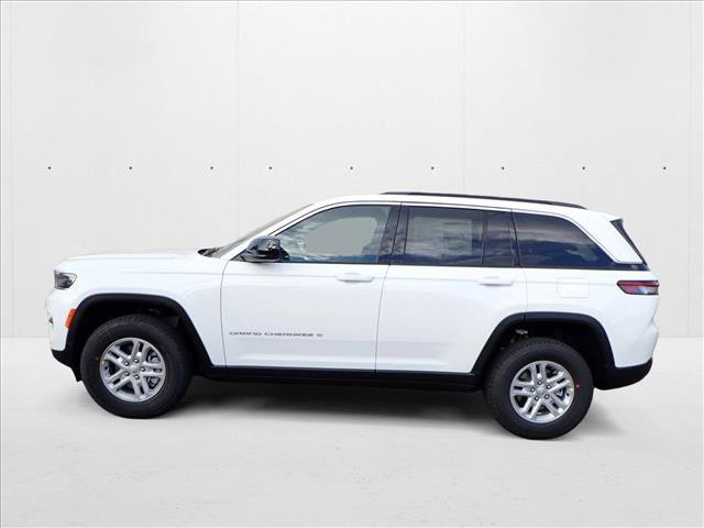 New 2025 Jeep Grand Cherokee Laredo w/ Luxury Tech Group I image 2
