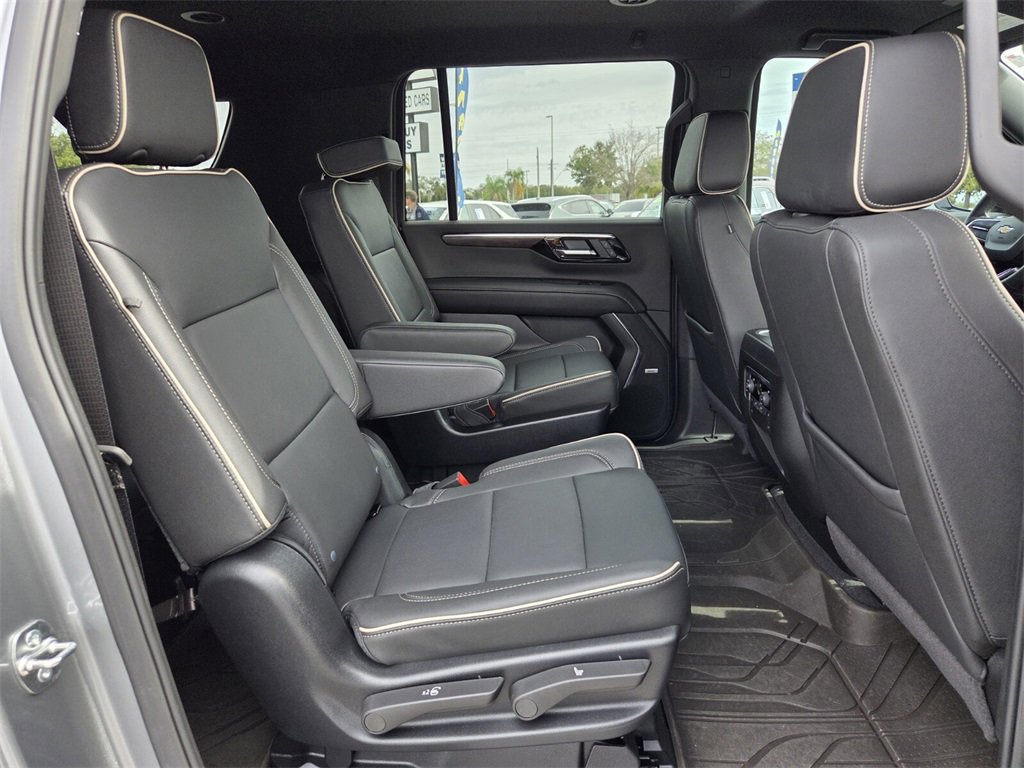 Used 2025 Chevrolet Suburban Premier image 21