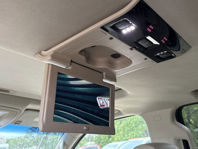 Used 2025 GMC Yukon XL Denali AWD/4WD image 4