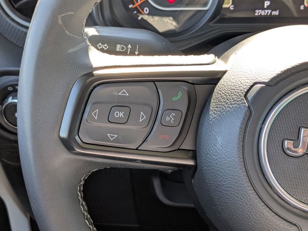 Used 2025 Jeep Wrangler Unlimited Rubicon image 16