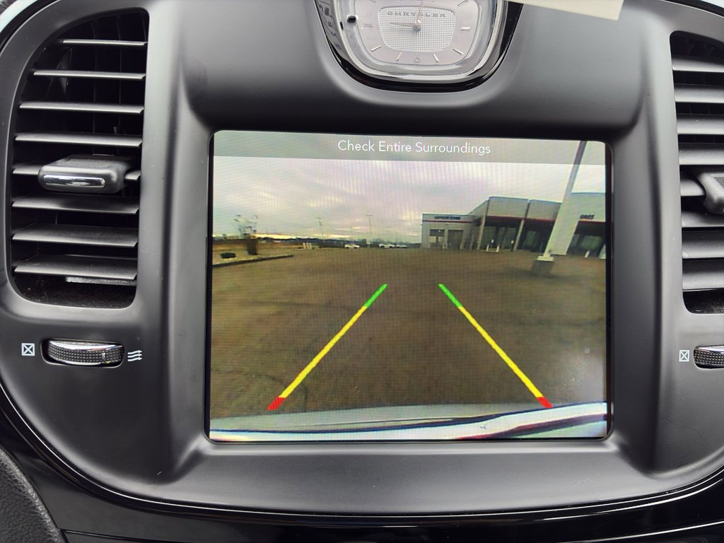 Used 2018 Chrysler 300 S w/ 300S Premium Group image 17