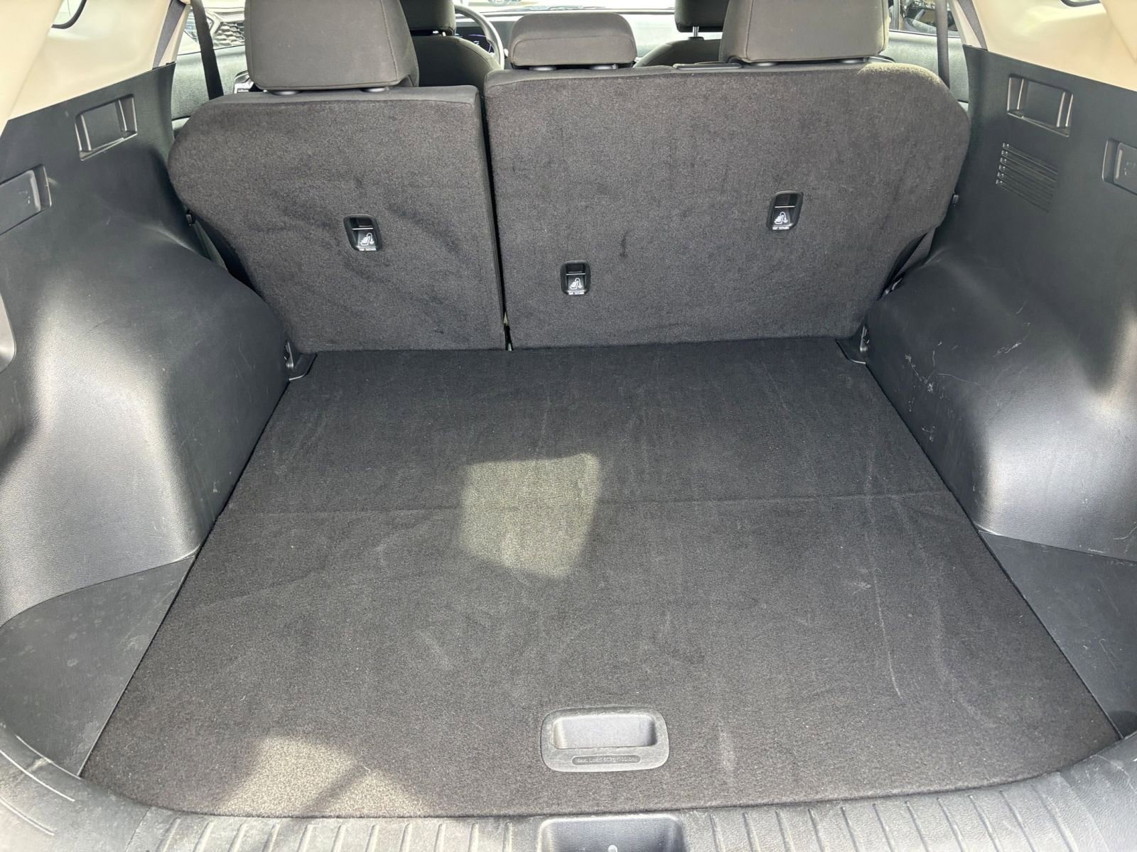 Used 2025 Kia Sportage LX image 29