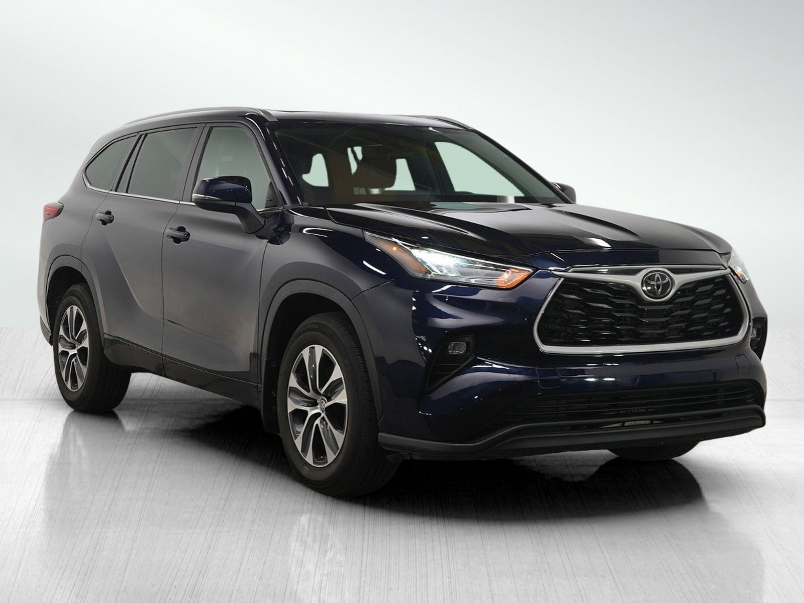 Used 2022 Toyota Highlander XLE image 8