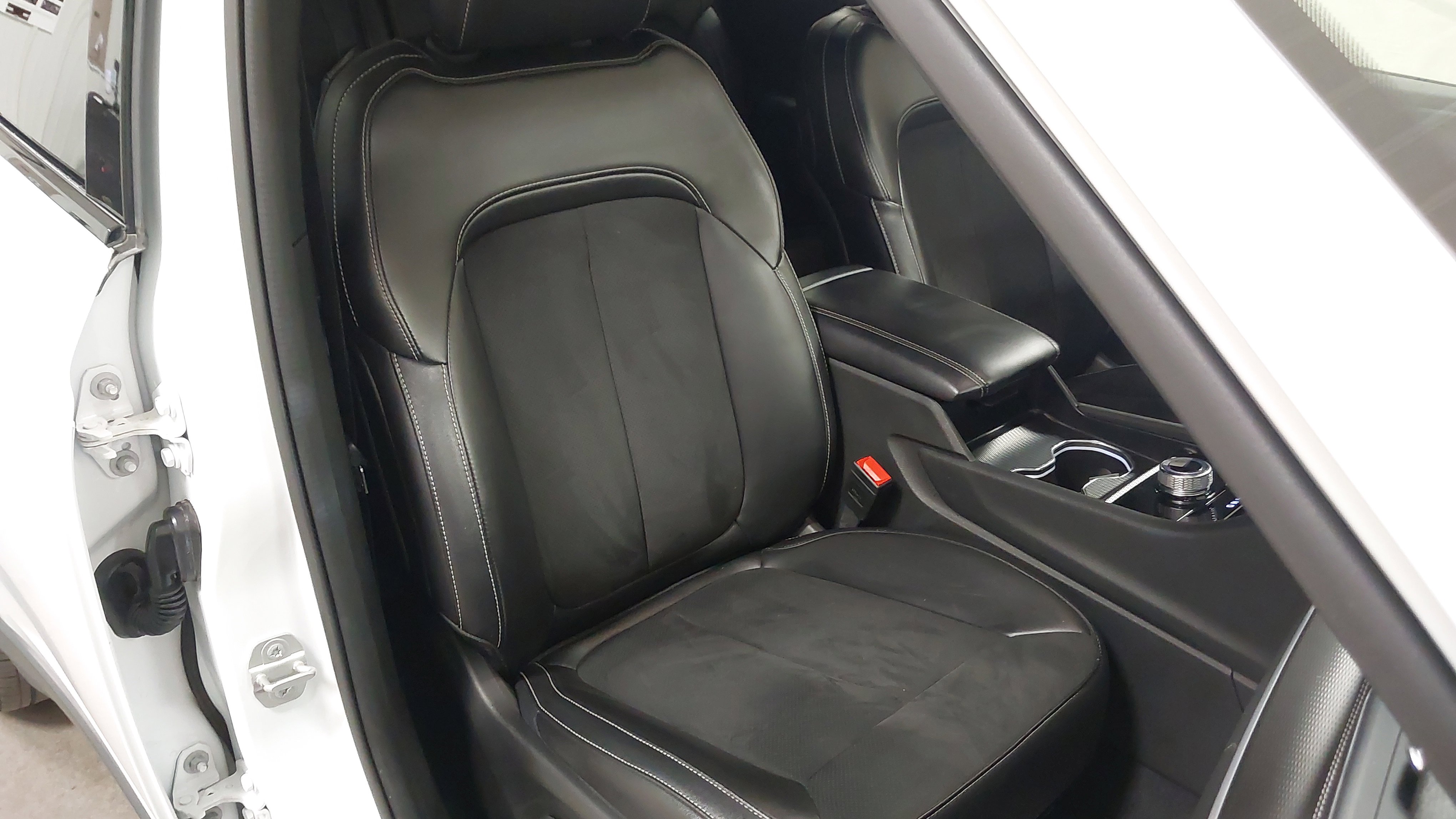 Used 2024 Jeep Grand Cherokee L Laredo image 28