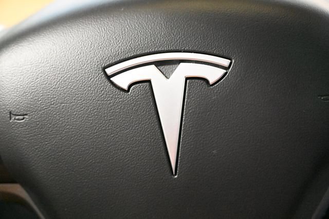 Used 2022 Tesla Model Y Long Range AWD/4WD image 36