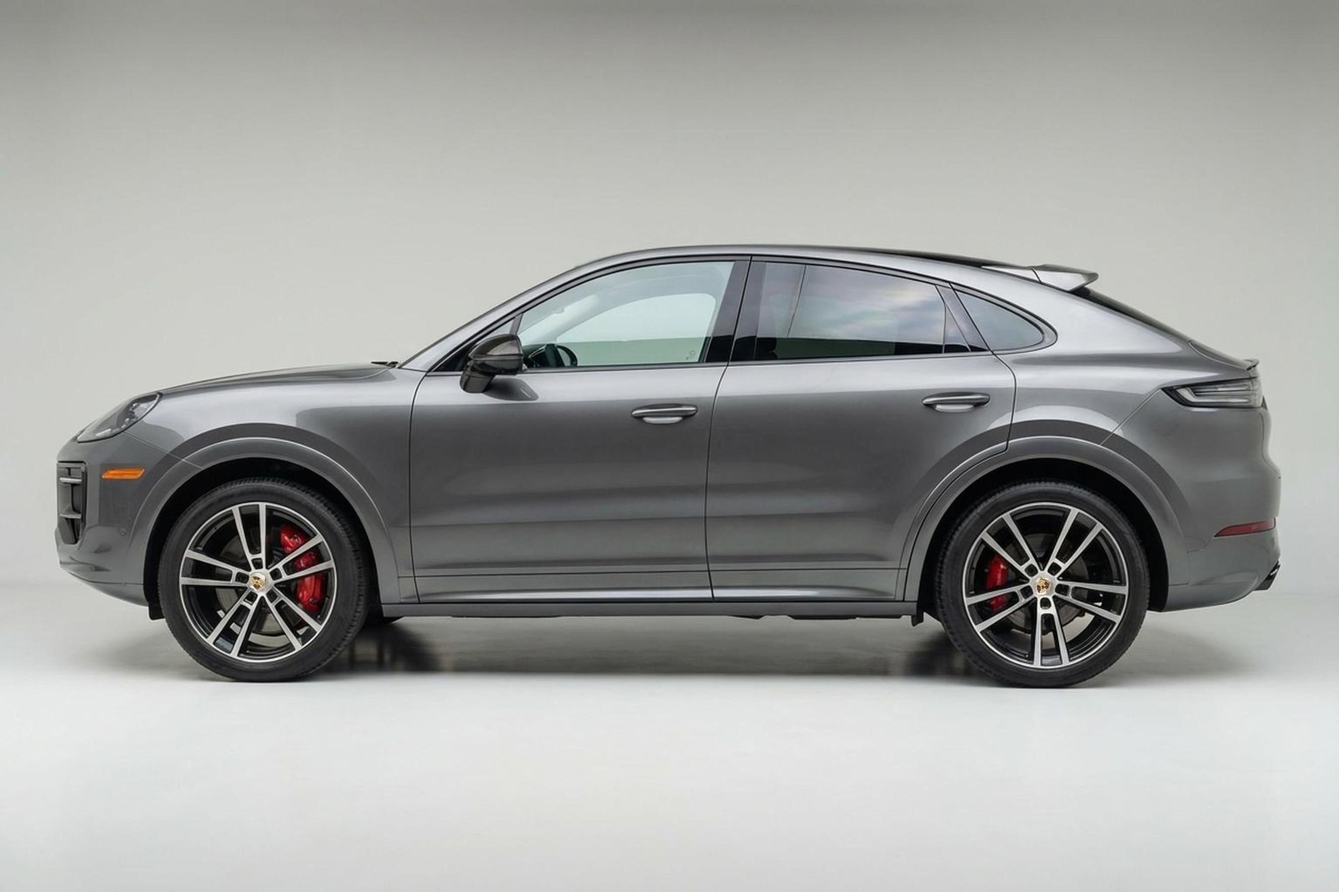 Used 2025 Porsche Cayenne S image 17