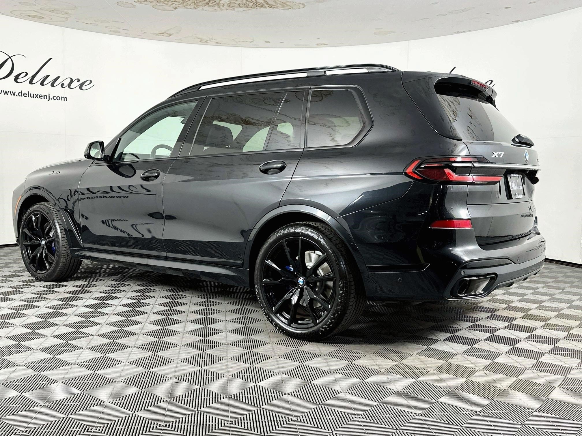 Used 2023 BMW X7 xDrive40i w/ Executive Package AWD/4WD image 4