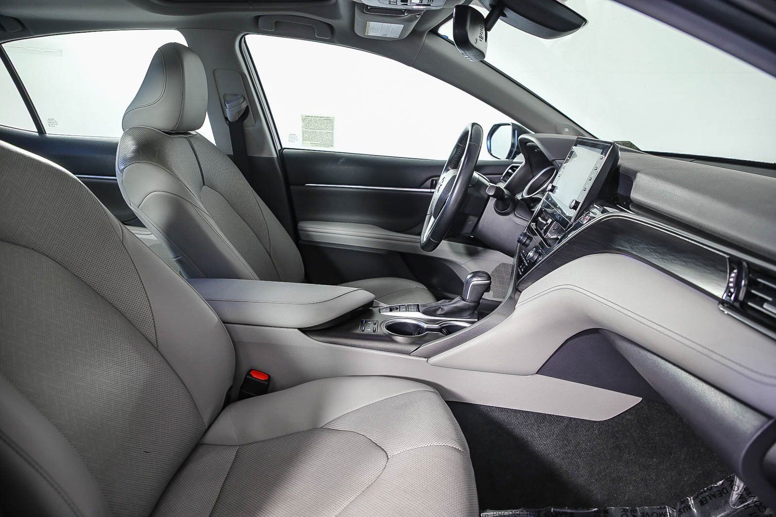 Used 2024 Toyota Camry XLE image 15