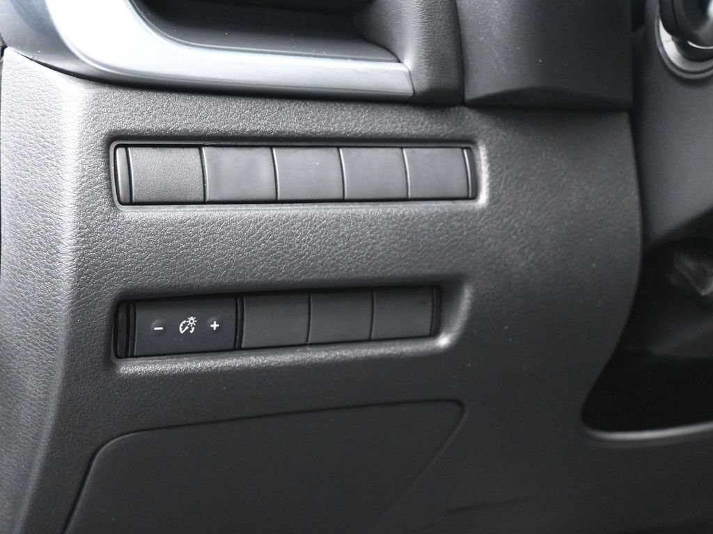 Used 2021 Nissan Rogue S image 14