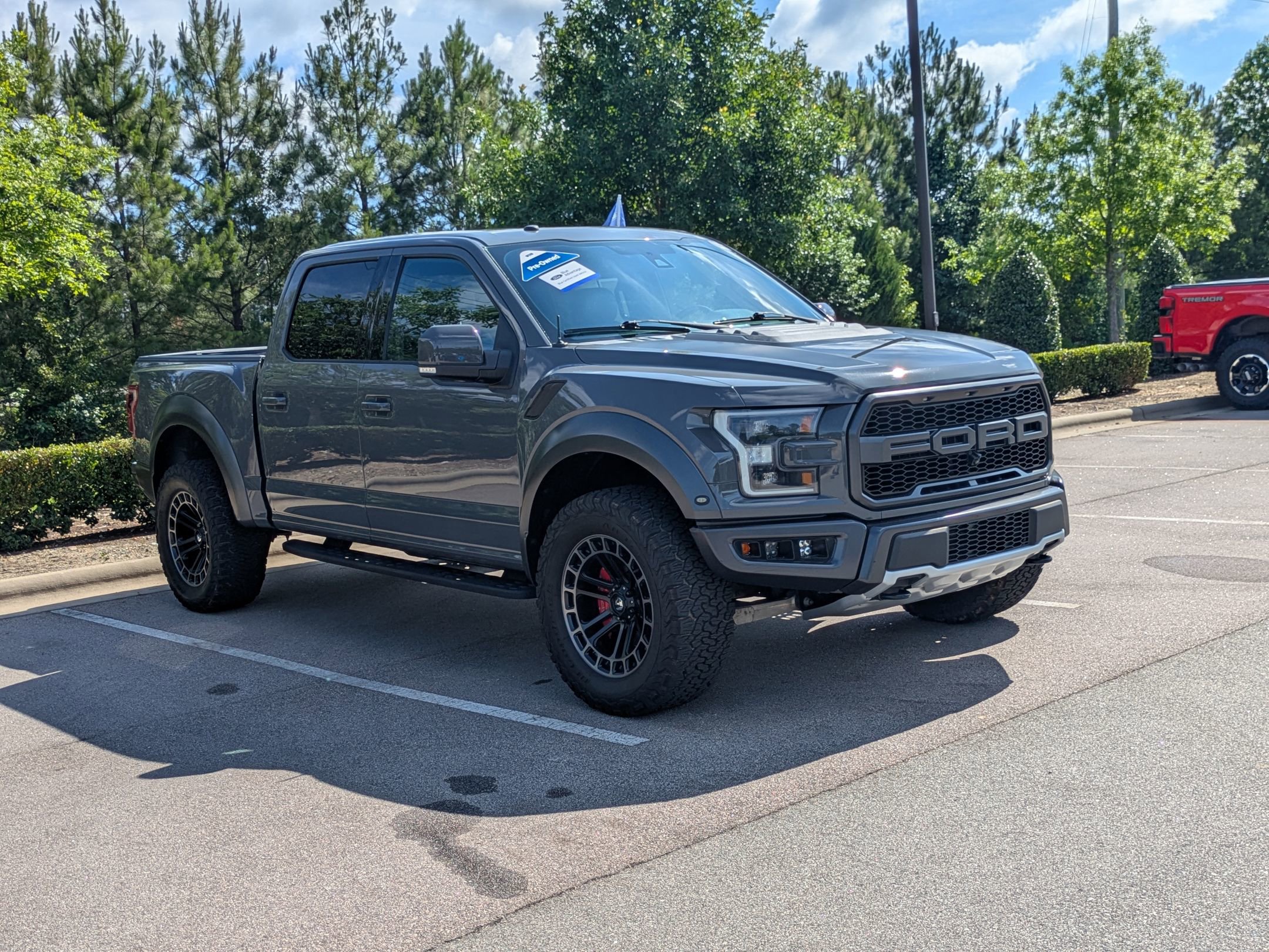 Used 2018 Ford F150 Raptor w/ Equipment Group 802A Luxury AWD/4WD image 2
