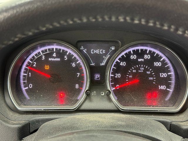 Used 2017 Nissan Versa SV w/ SV Special Edition Package image 12