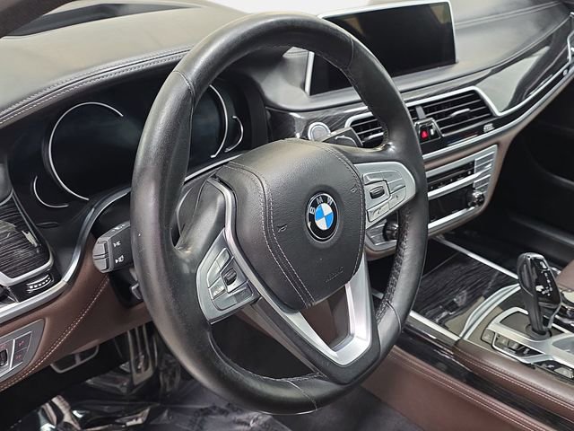 Used 2018 BMW 740i xDrive AWD/4WD image 14