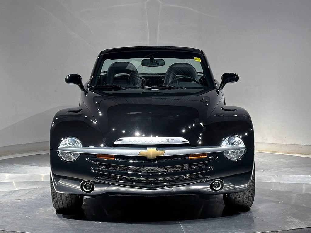 Used 2003 Chevrolet SSR w/ Preferred Equipment Group RWD image 3