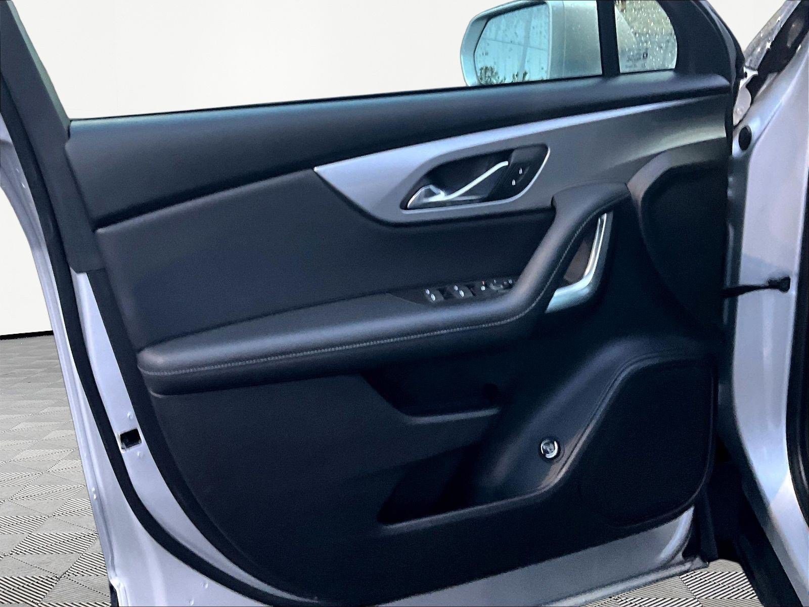 Used 2020 Chevrolet Blazer LT FWD image 20