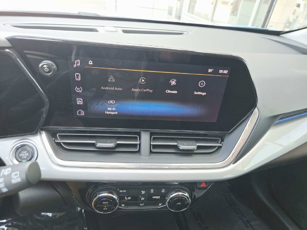 Used 2026 Chevrolet Trax LT w/ Driver Confidence Package FWD image 22