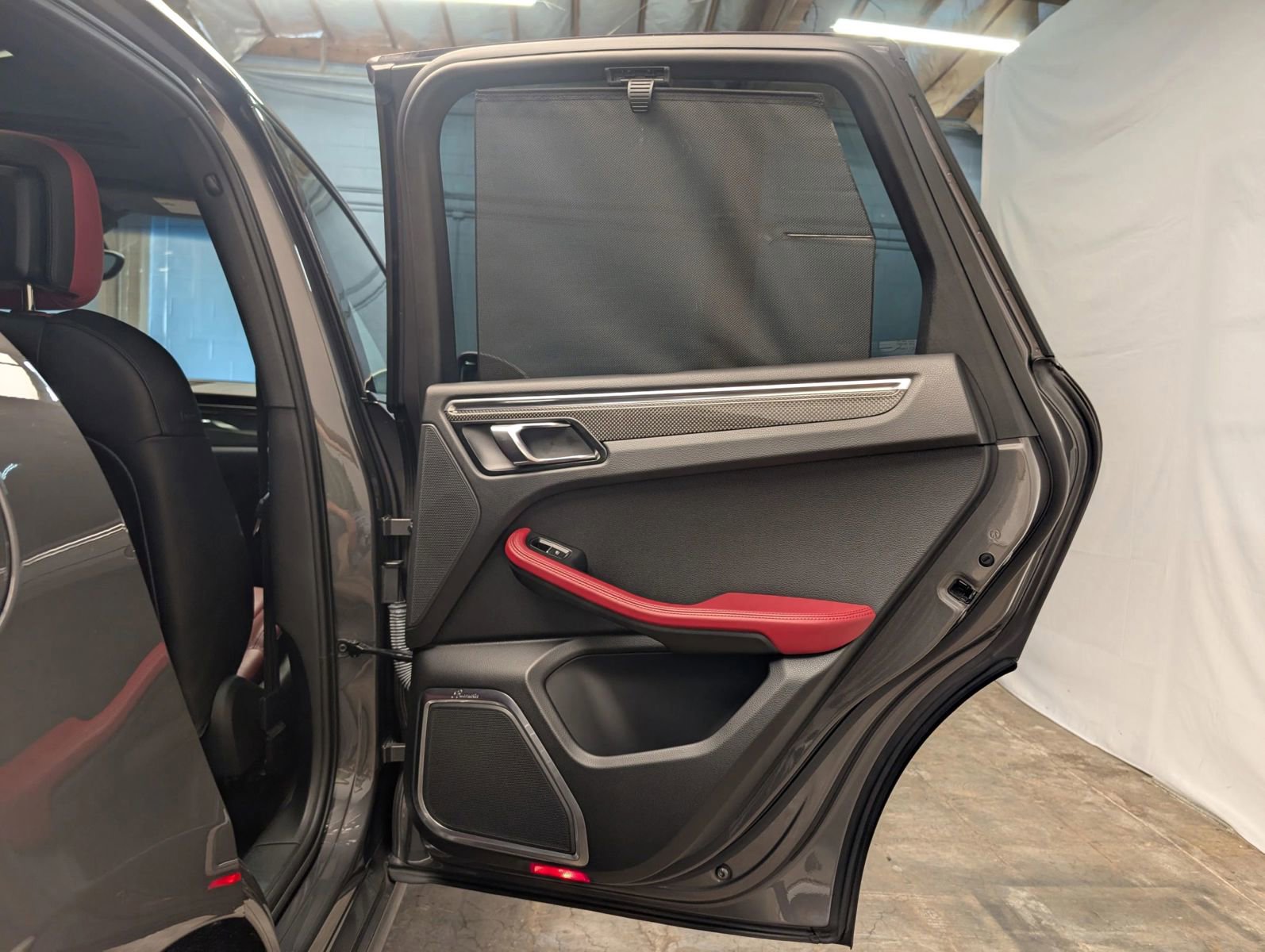 Used 2015 Porsche Macan S AWD/4WD image 24