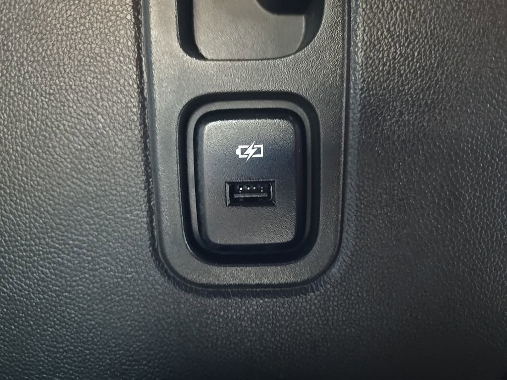 Used 2023 Chevrolet Traverse LT FWD image 46