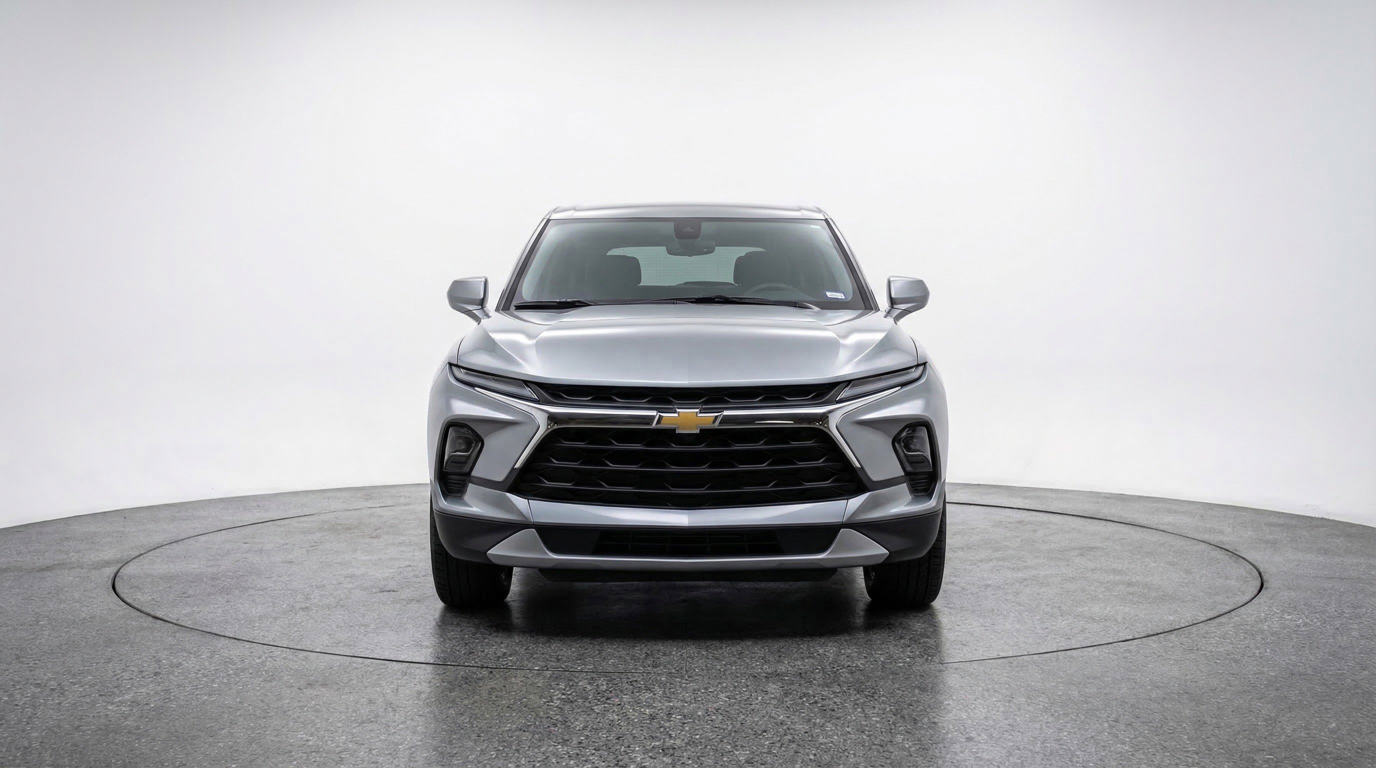 Used 2025 Chevrolet Blazer LT image 2