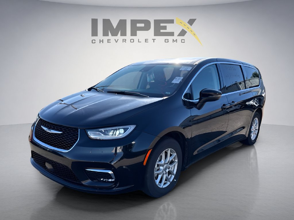 Used 2023 Chrysler Pacifica Touring-L