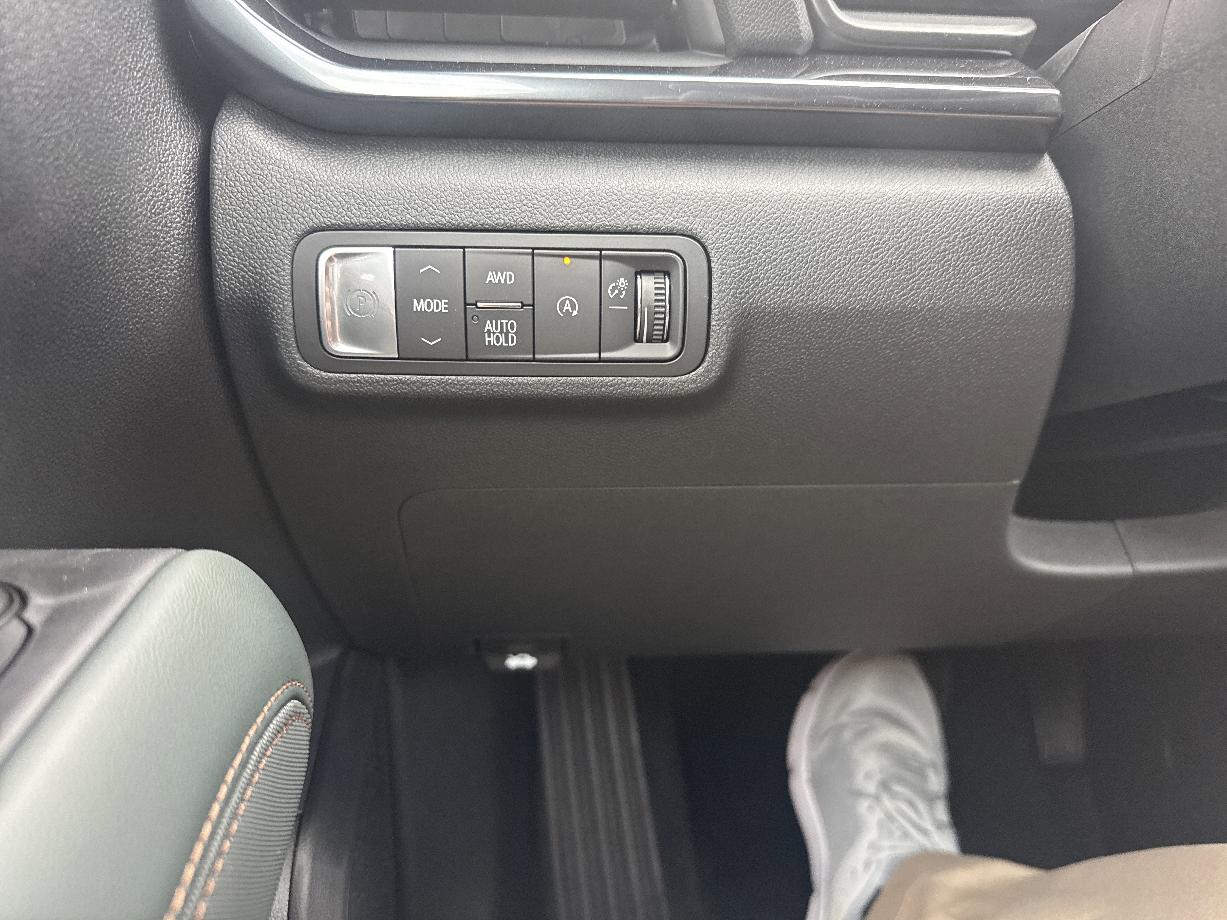 New 2026 GMC Terrain AT4 w/ Convenience Package III image 30