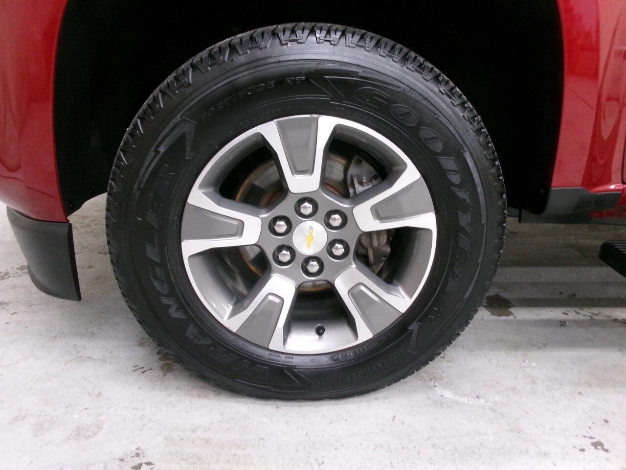 Used 2020 Chevrolet Colorado Z71 AWD/4WD image 3