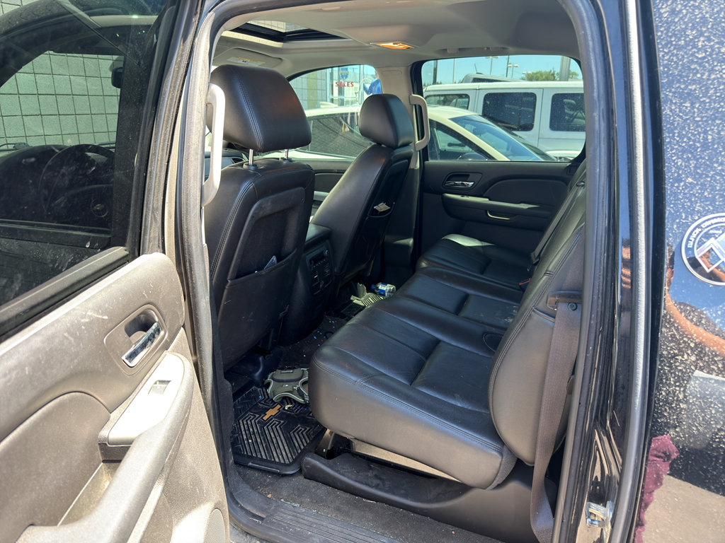 Used 2013 Chevrolet Avalanche LT w/ Suspension Package, Off-Road AWD/4WD image 5