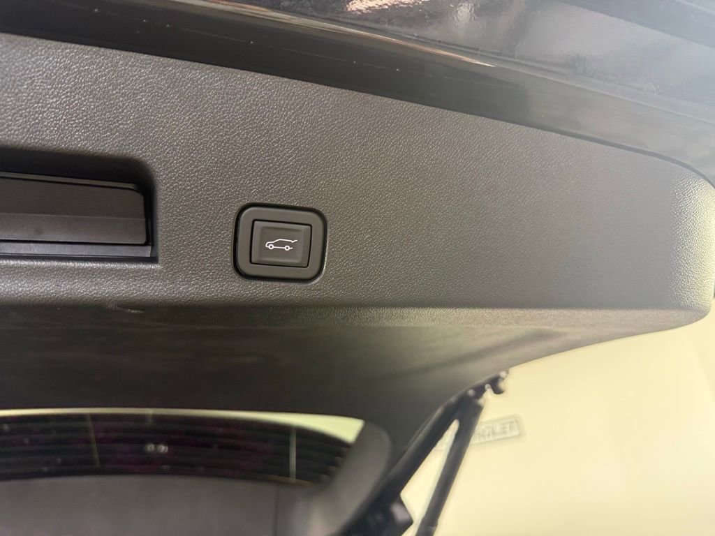 New 2025 Chevrolet Traverse LT w/ Enhanced Driving Package image 12