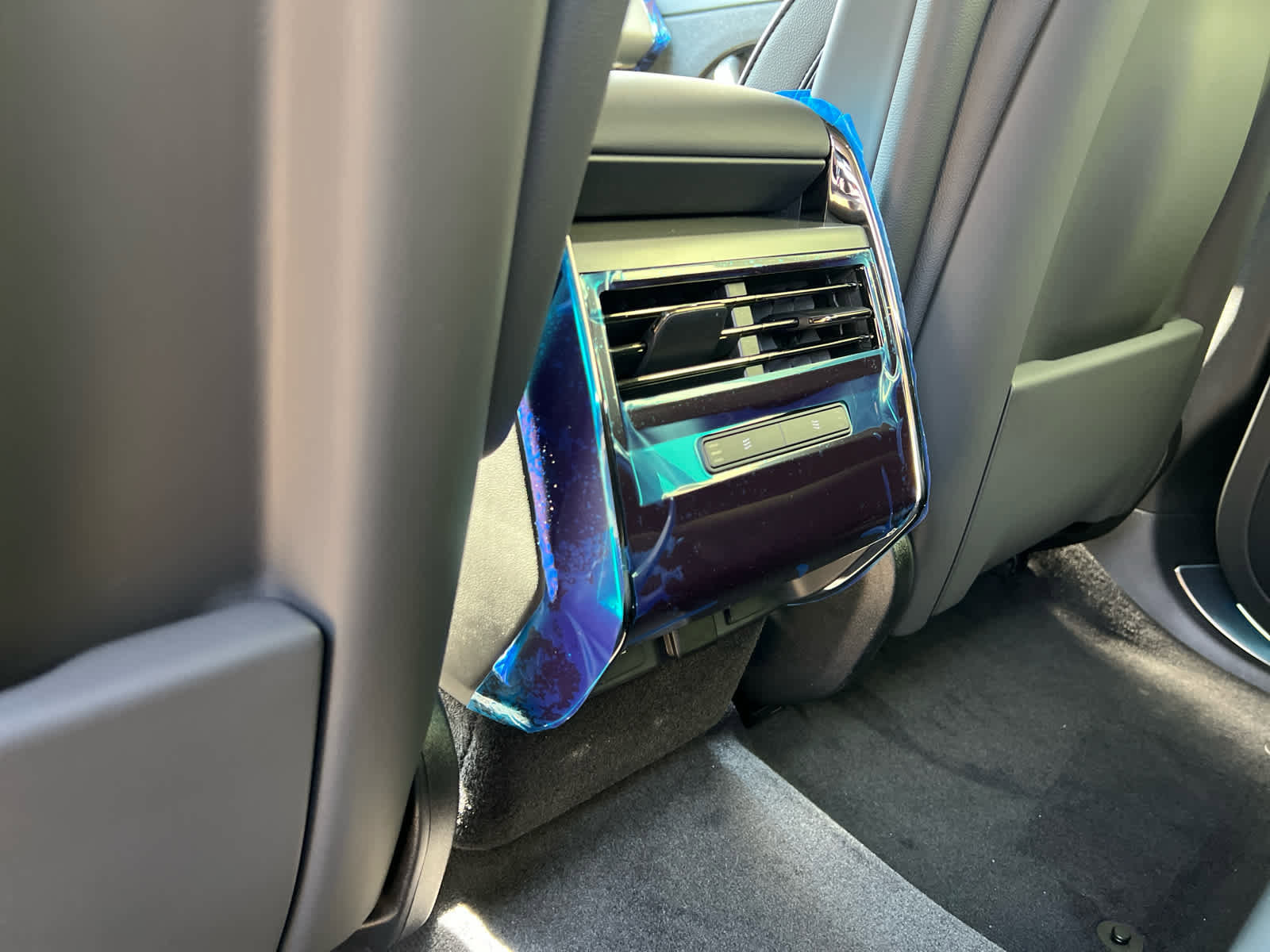 Used 2025 Land Rover Range Rover Sport image 18