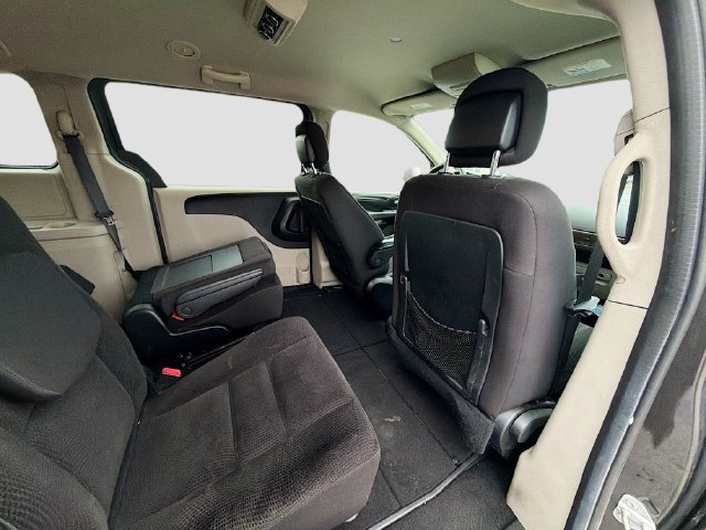 Used 2017 Dodge Grand Caravan SE FWD image 28