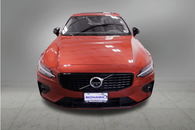 Used 2022 Volvo S60 B5 Momentum w/ Advanced Package image 9