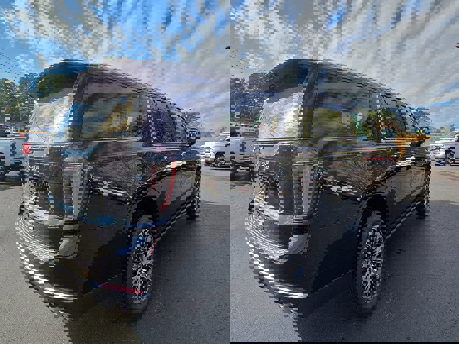 New 2026 Chevrolet Suburban High Country image 7