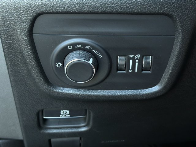Used 2024 Jeep Grand Cherokee Altitude AWD/4WD image 30
