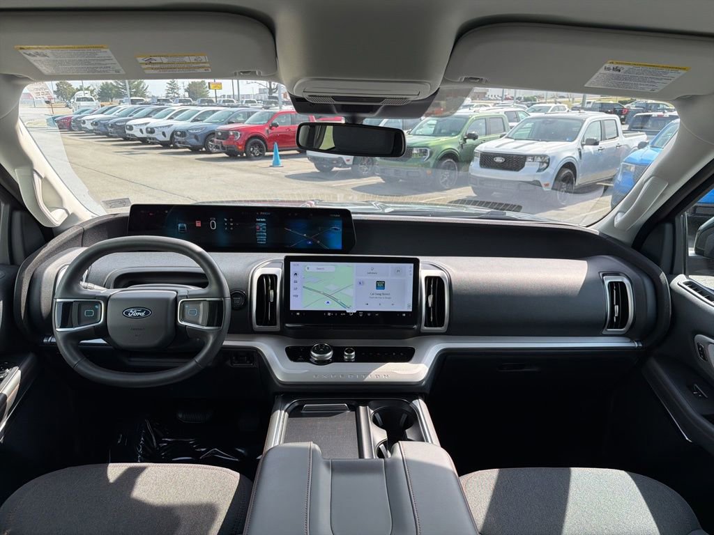 Certified 2025 Ford Expedition Active image 24
