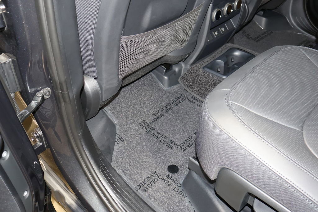 Used 2025 Land Rover Defender 130 V8 image 47