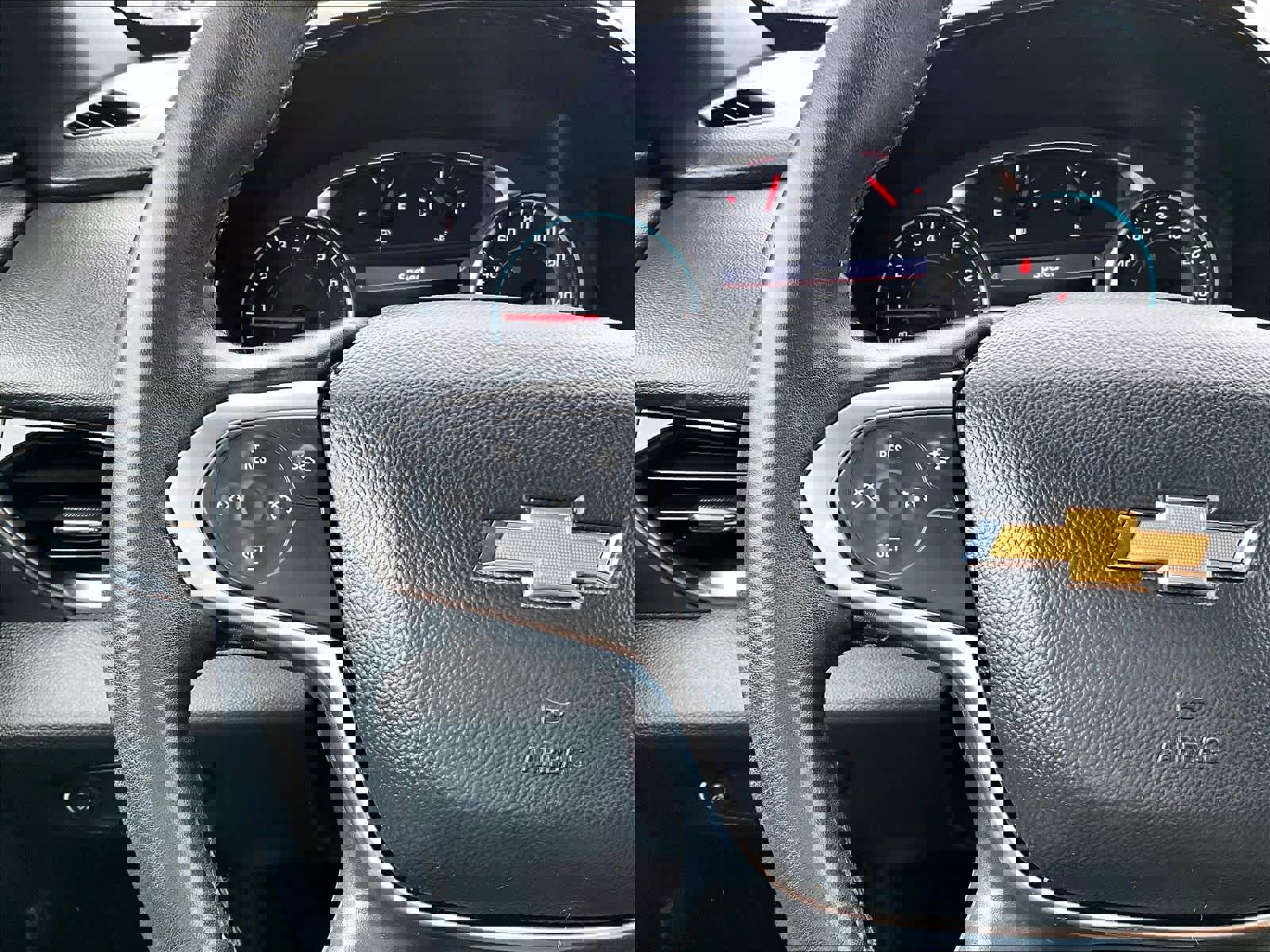 Used 2023 Chevrolet Traverse LT image 24