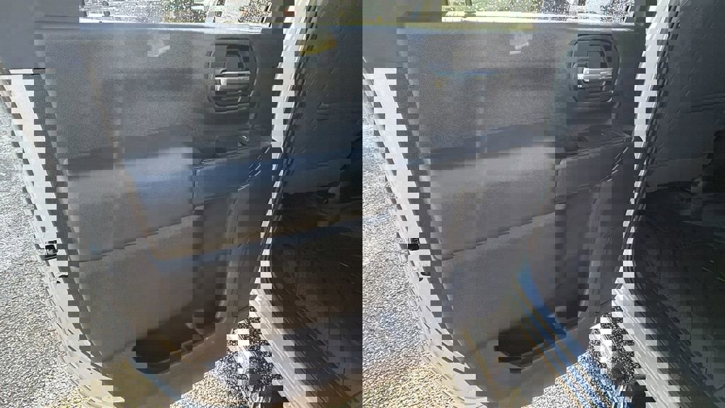 Certified 2022 Chevrolet Silverado 2500 LT w/ Convenience Package image 19