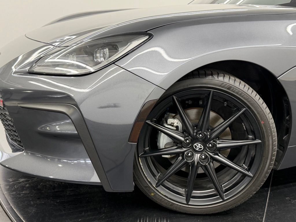 Used 2025 Toyota GR86 Premium w/ ALL Weather Mat Package (TMS) RWD image 5