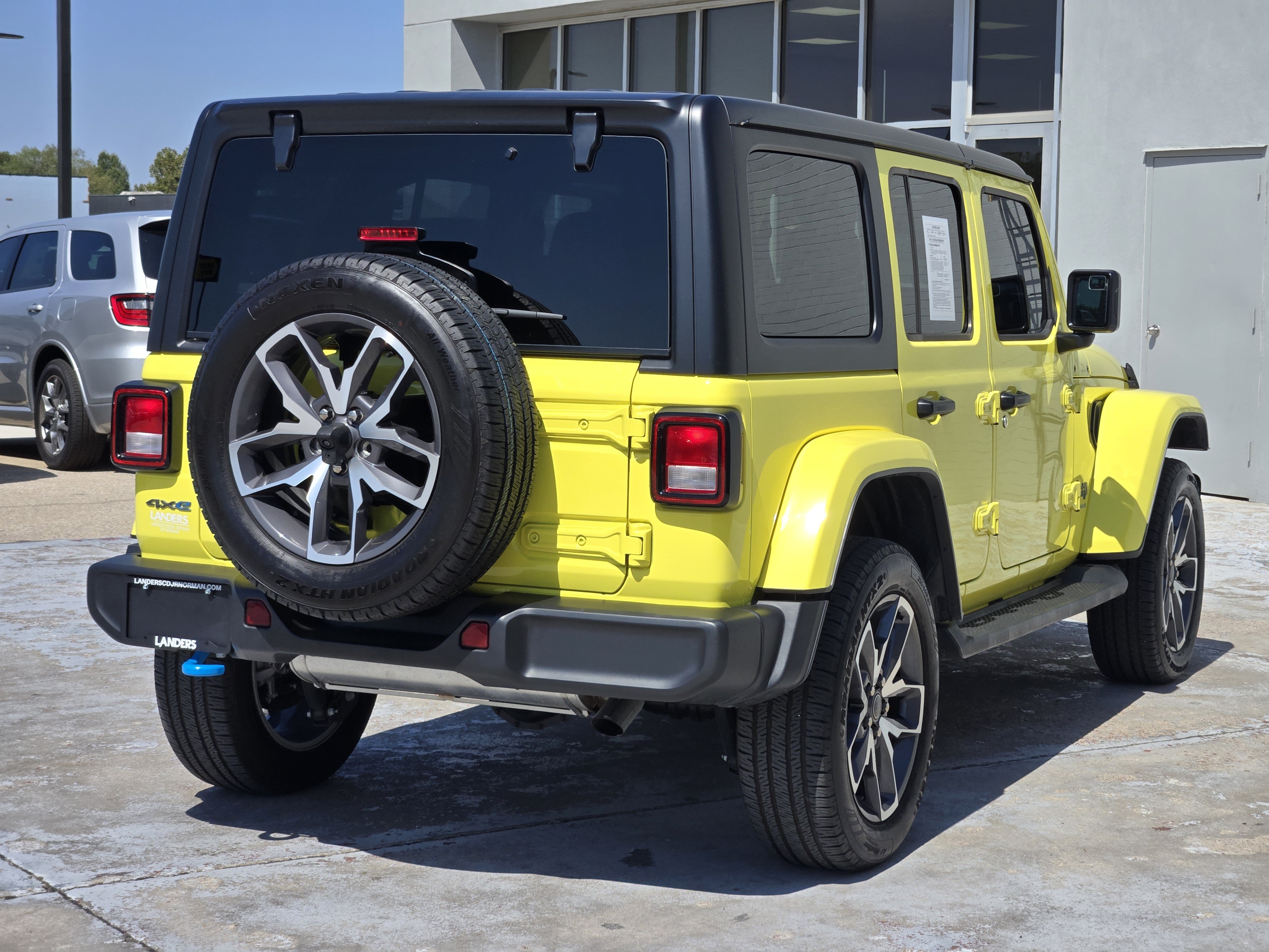 Used 2024 Jeep Wrangler Unlimited AWD/4WD image 8