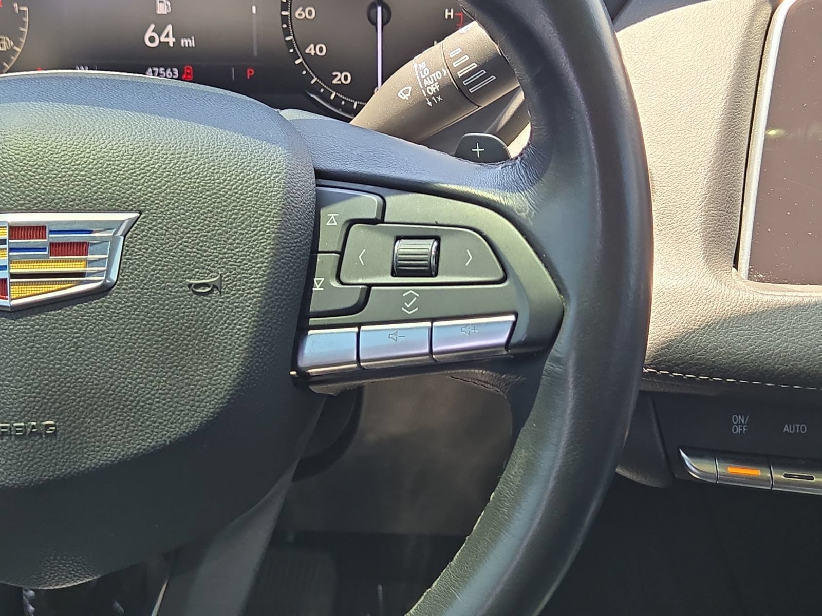 Used 2023 Cadillac XT4 Premium Luxury FWD image 21