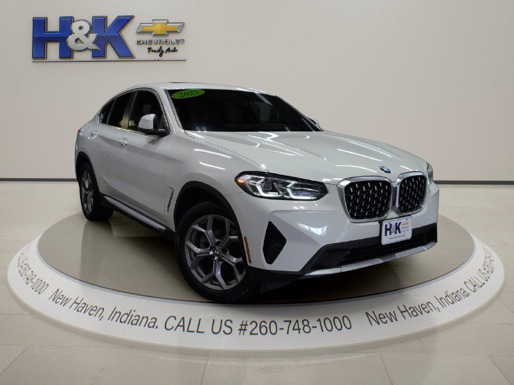 Used 2025 BMW X4 xDrive30i AWD/4WD image 1