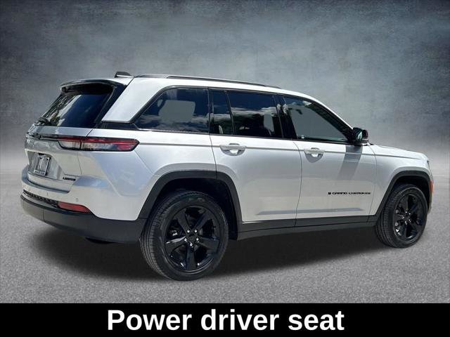 Certified 2024 Jeep Grand Cherokee Limited w/ Black Appearance Package image 7