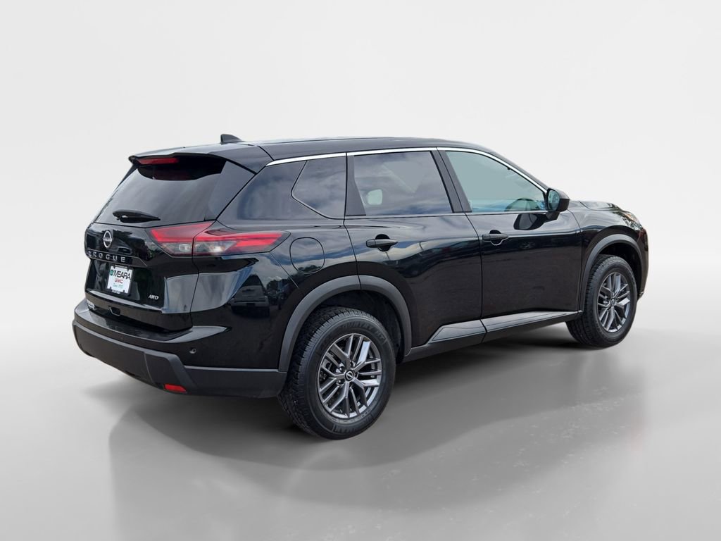 Used 2024 Nissan Rogue S AWD/4WD image 5