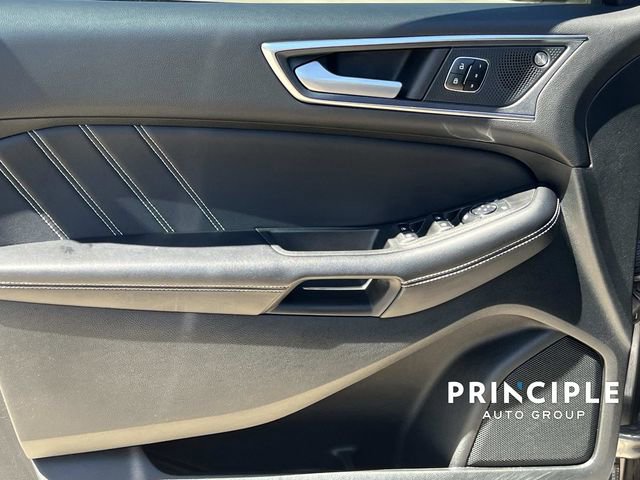 Used 2023 Ford Edge ST image 12