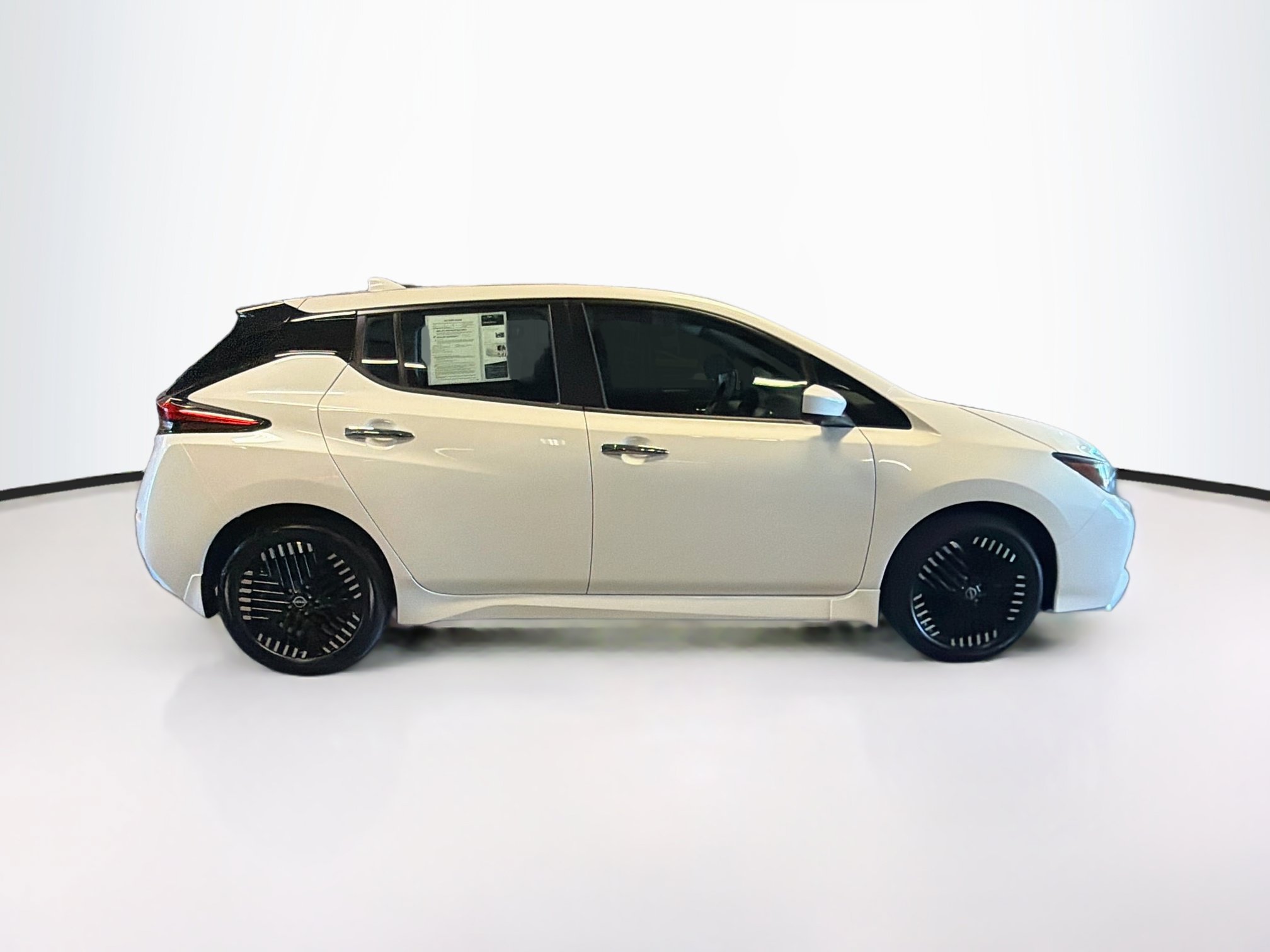 Used 2024 Nissan Leaf SV Plus FWD image 10