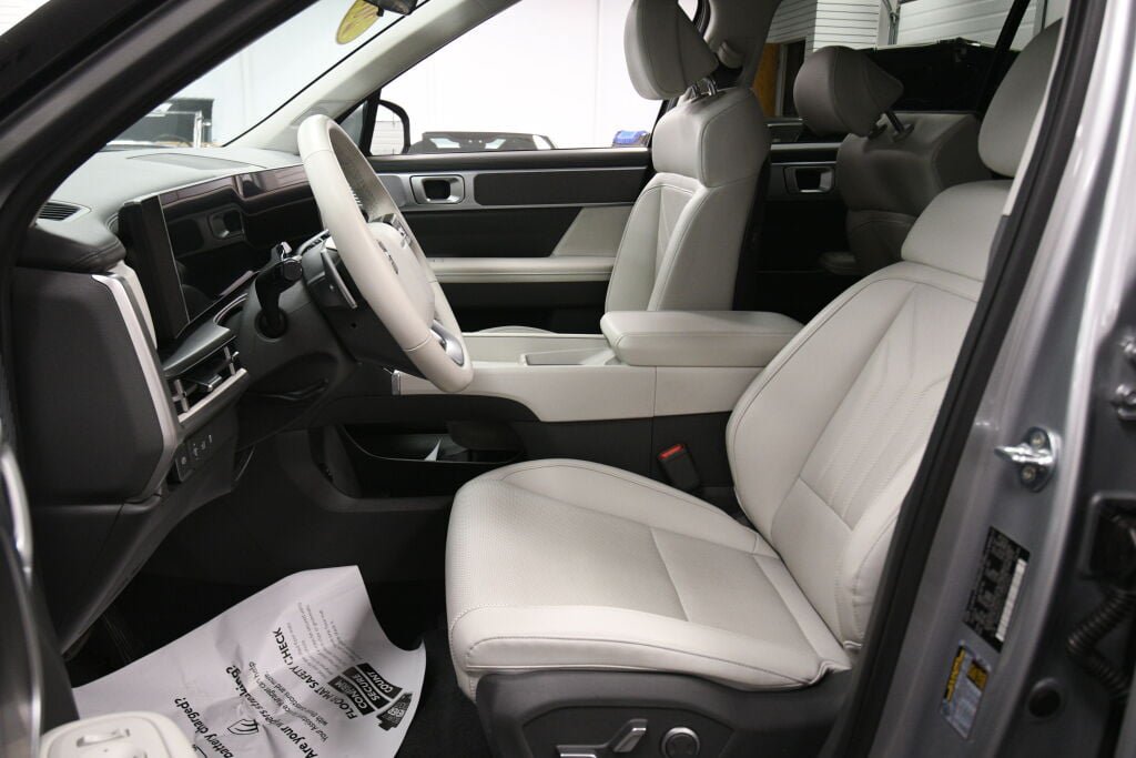 Used 2026 Hyundai Santa Fe SEL AWD/4WD image 10